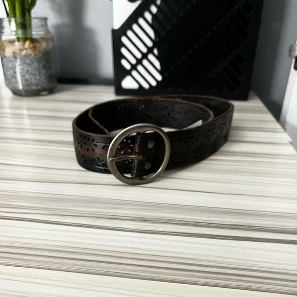 American Eagle Outfitters Brown Flower Print Leather Belt - Picture 2 of 5